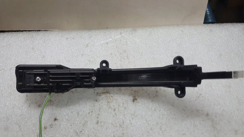 Kierunkowskaz lusterka zewnętrznego prawa strona AUDI Q7 Q5 4L0949102A