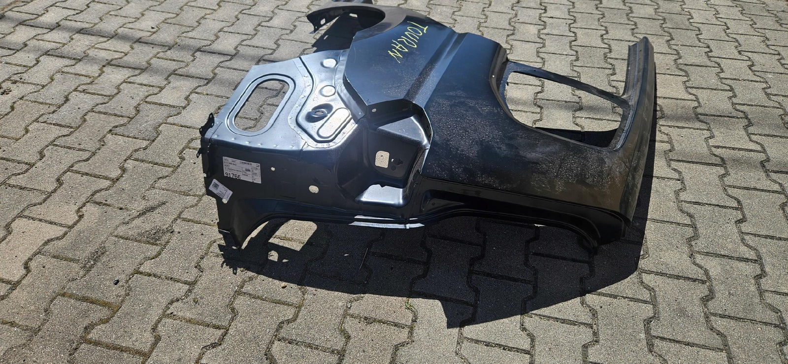 NOWY błotnik lewy tył Volkswagen Touran 5TA809843