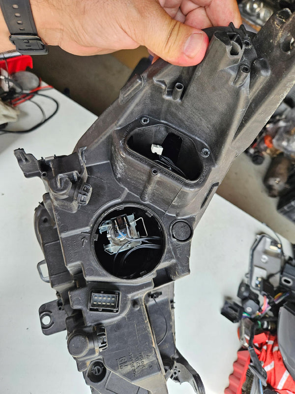 Le reflektor Opel Astra 5 K 7960300000 LED 2017r