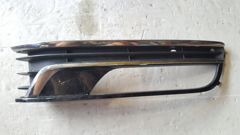 Kratka zderzaka prawy przód VW PASSAT B7 3AA853666A