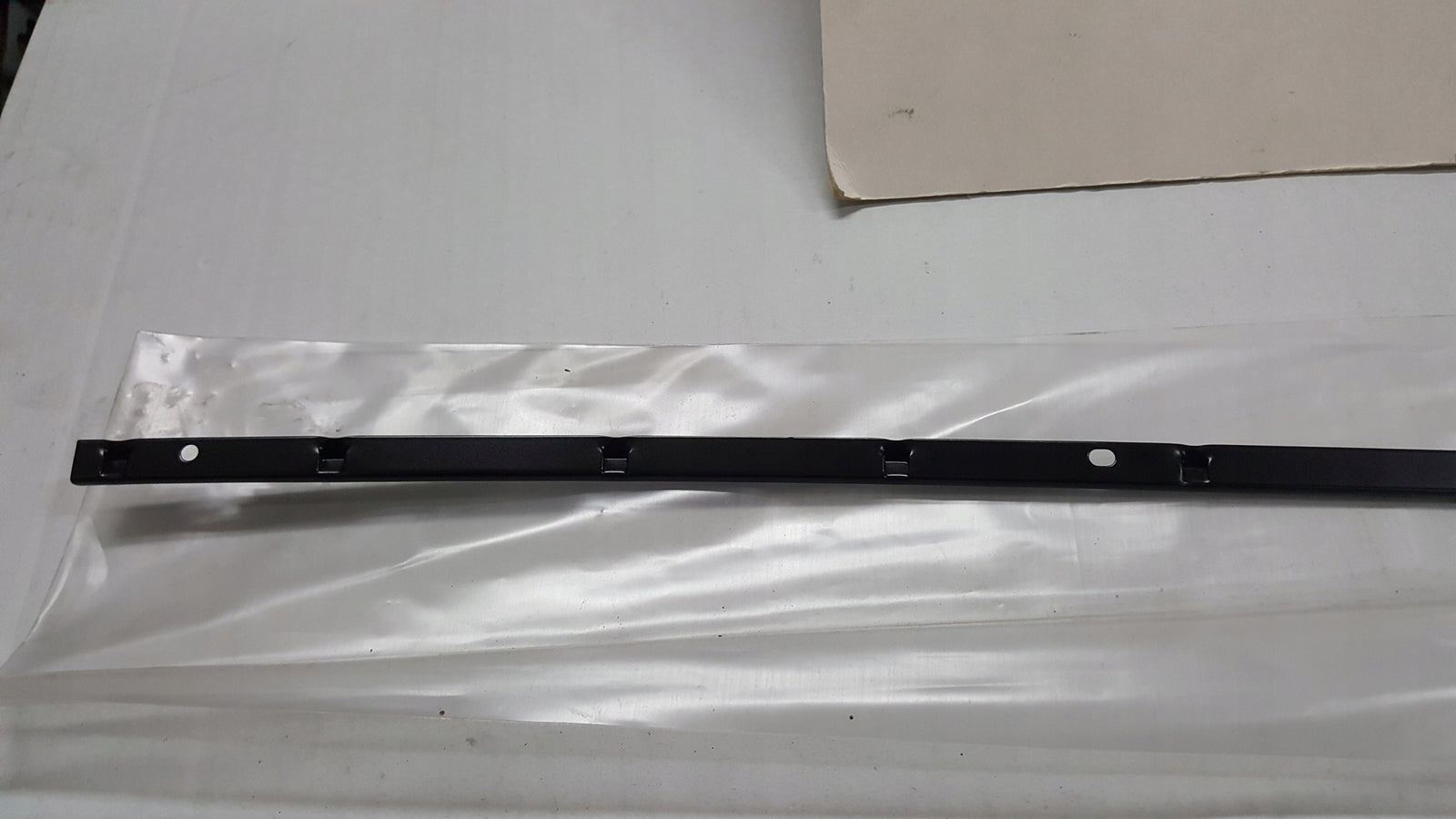 NOWA ORYGINALNA prawa listwa uszczelki szyby AUDI A6 (C8) RS6 4K0845454