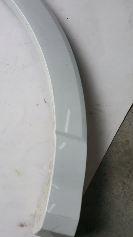 Listwa błotnika prawy tył AUDI Q3 83A853818B demontaż