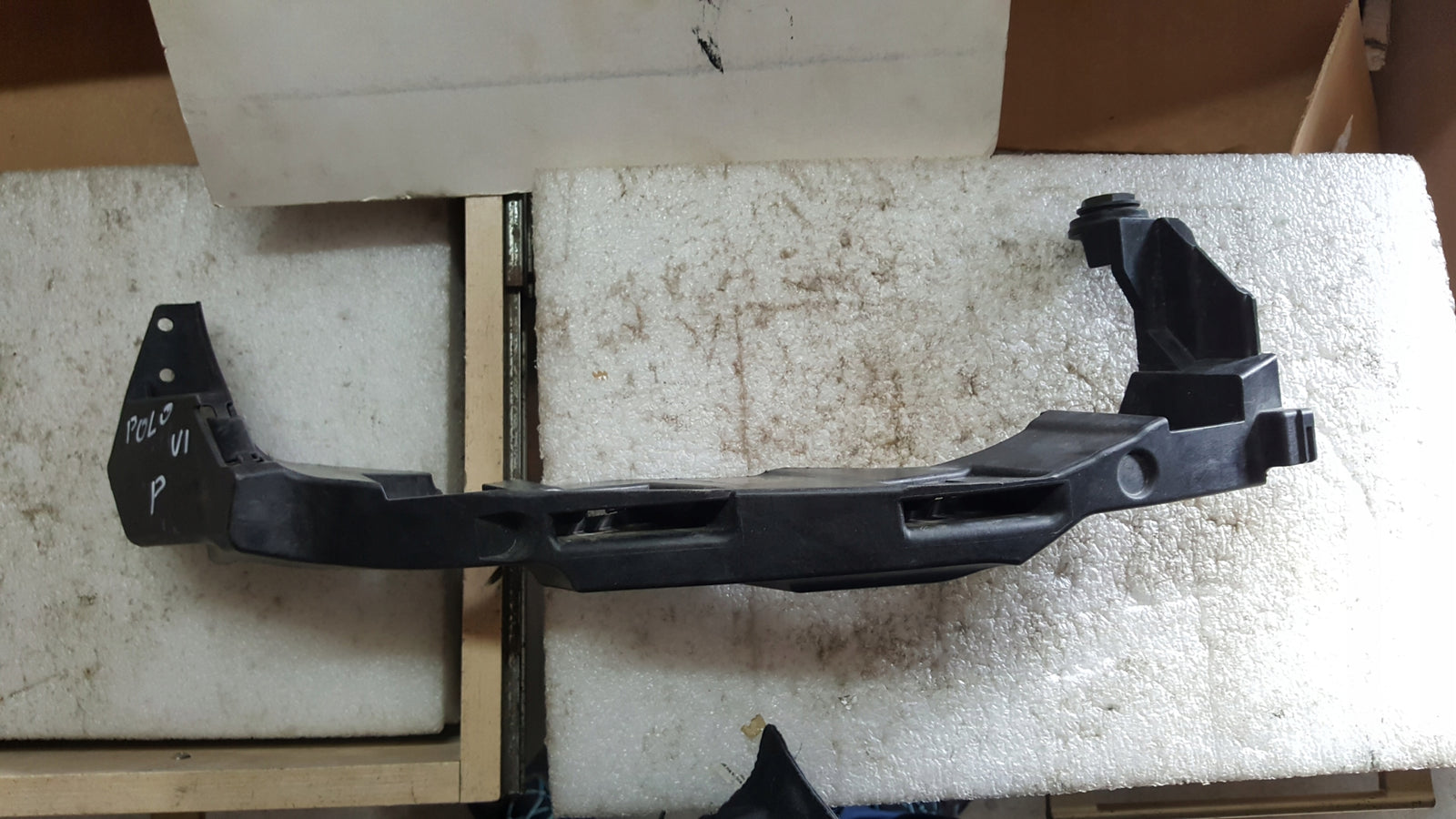 MOCOWANIE WSPORNIK LAMPY PRZÓD PRAWY VW POLO VI 2G 2GS805072B 2017-