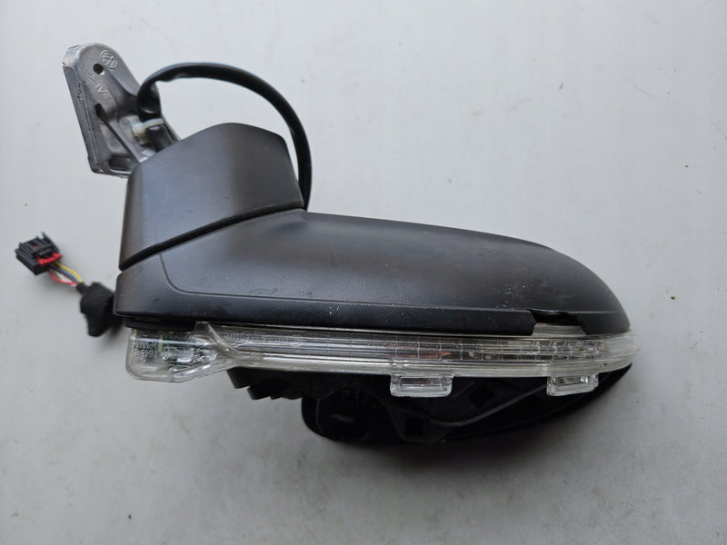 Pr Lusterko Vw Touran 5TB857502 6pin