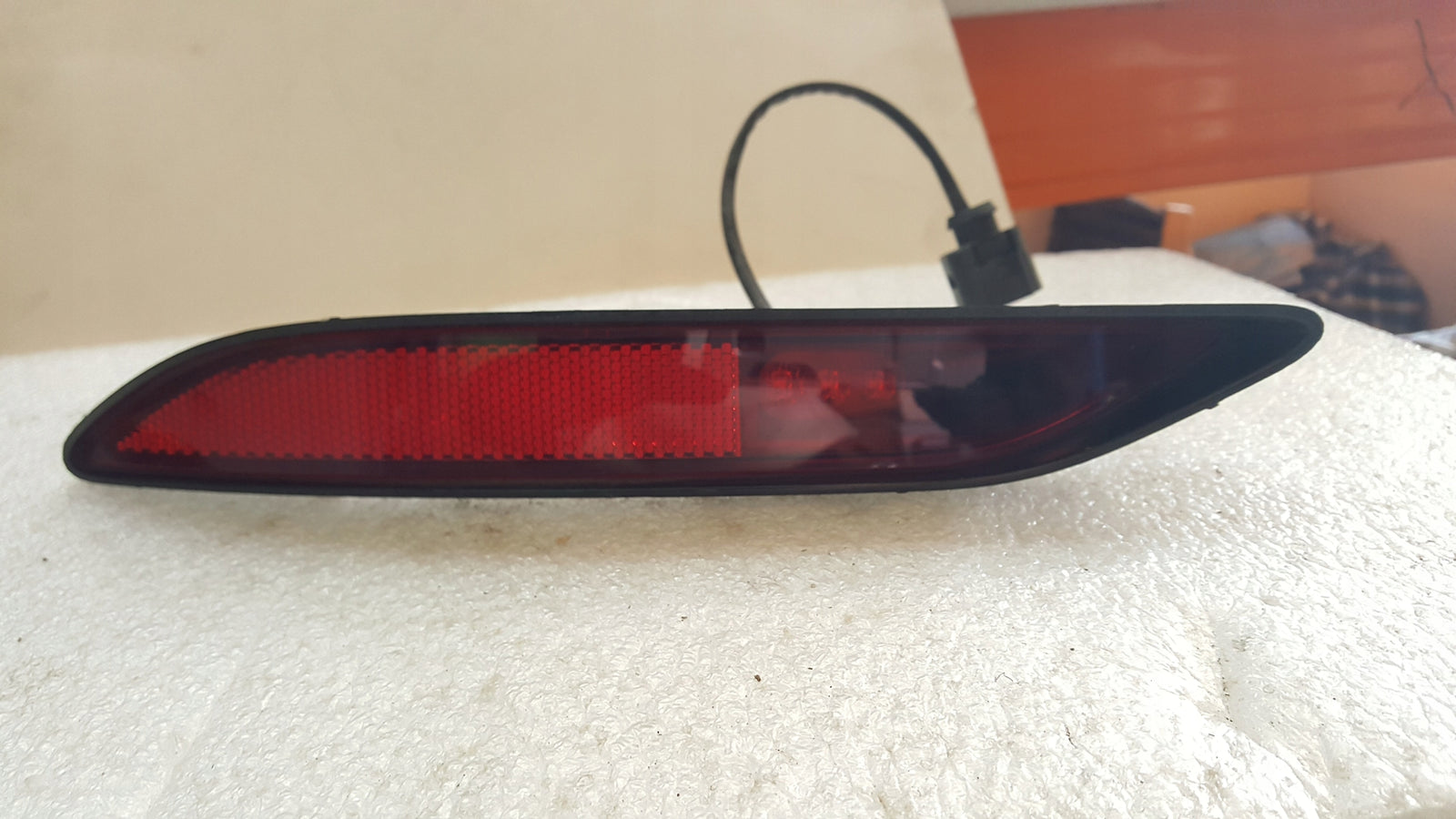 Lampka LED odblask zderzaka tylnego lewa strona VW ID.3 10B945701 demontaż