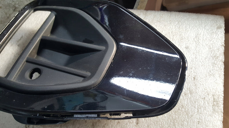 VW T-ROC T ROC KRATKA ZDERZAKA LEWY PRZÓD 2GA853665D 2GA853211P