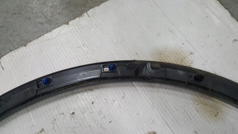 Listwa błotnika prawy tył AUDI Q5 80A853818B demontaż