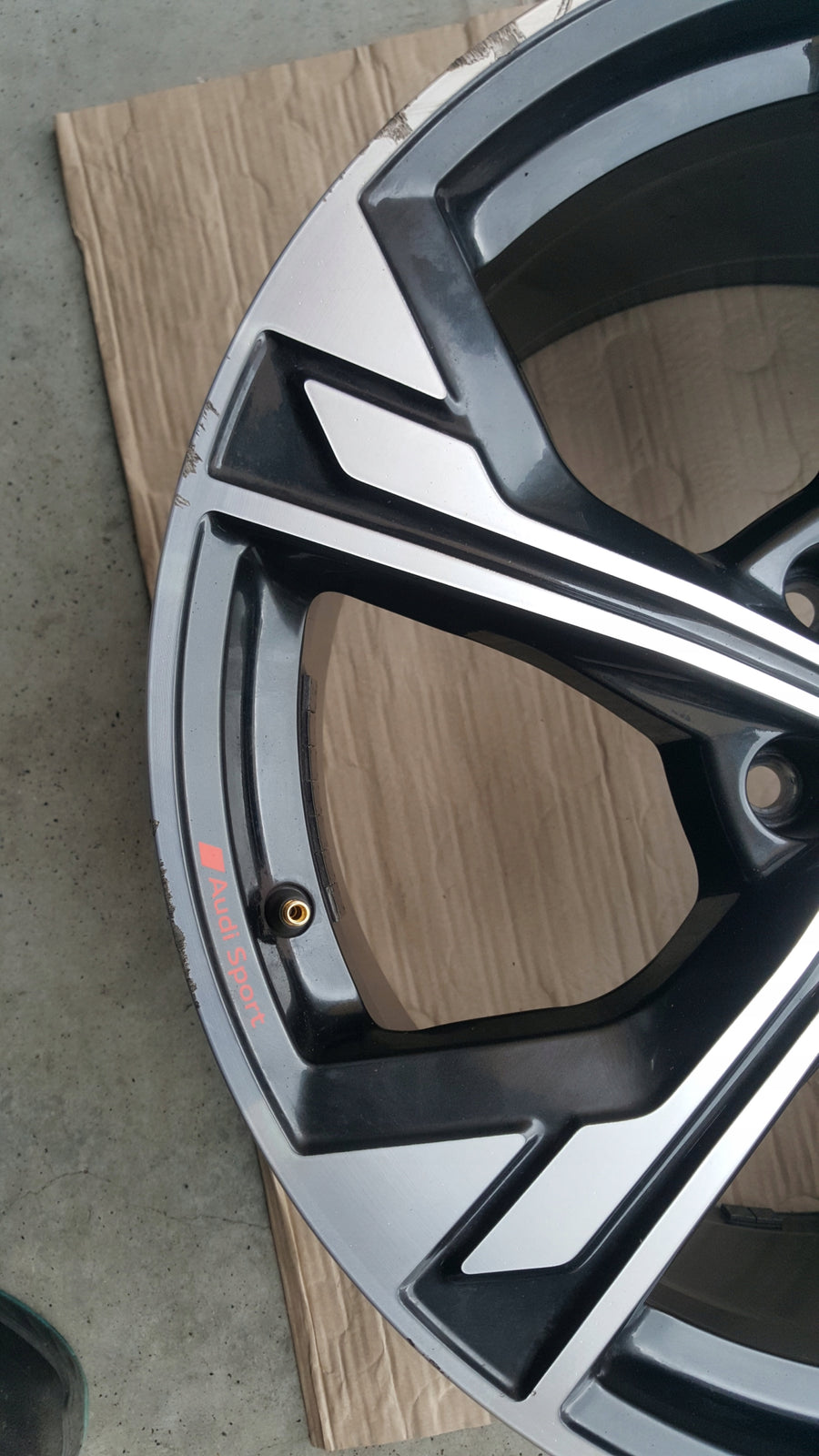 Felga aluminiowa Audi OE 8W0601025EM 8.5