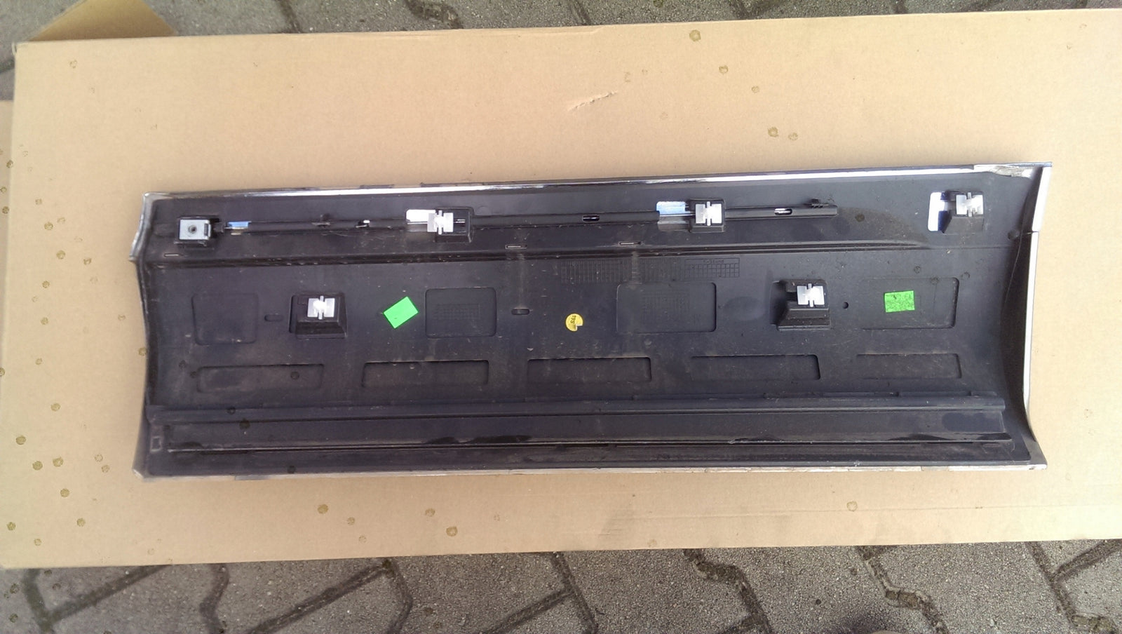 Listwa drzwi prawy tył VW TOUAREG 7P6854950H