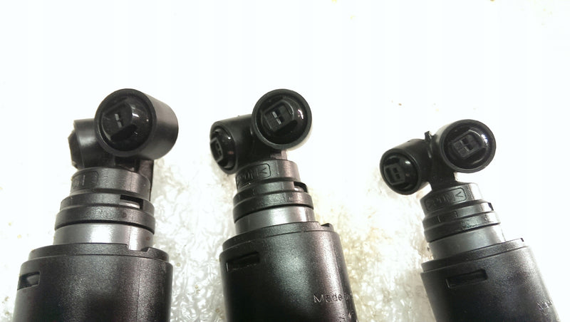 Lewy spryskiwacz reflektora AUDI A8 4H0955101B