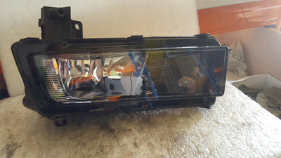 Lewy halogen VW TOURAN II 5TA941661A demontaż