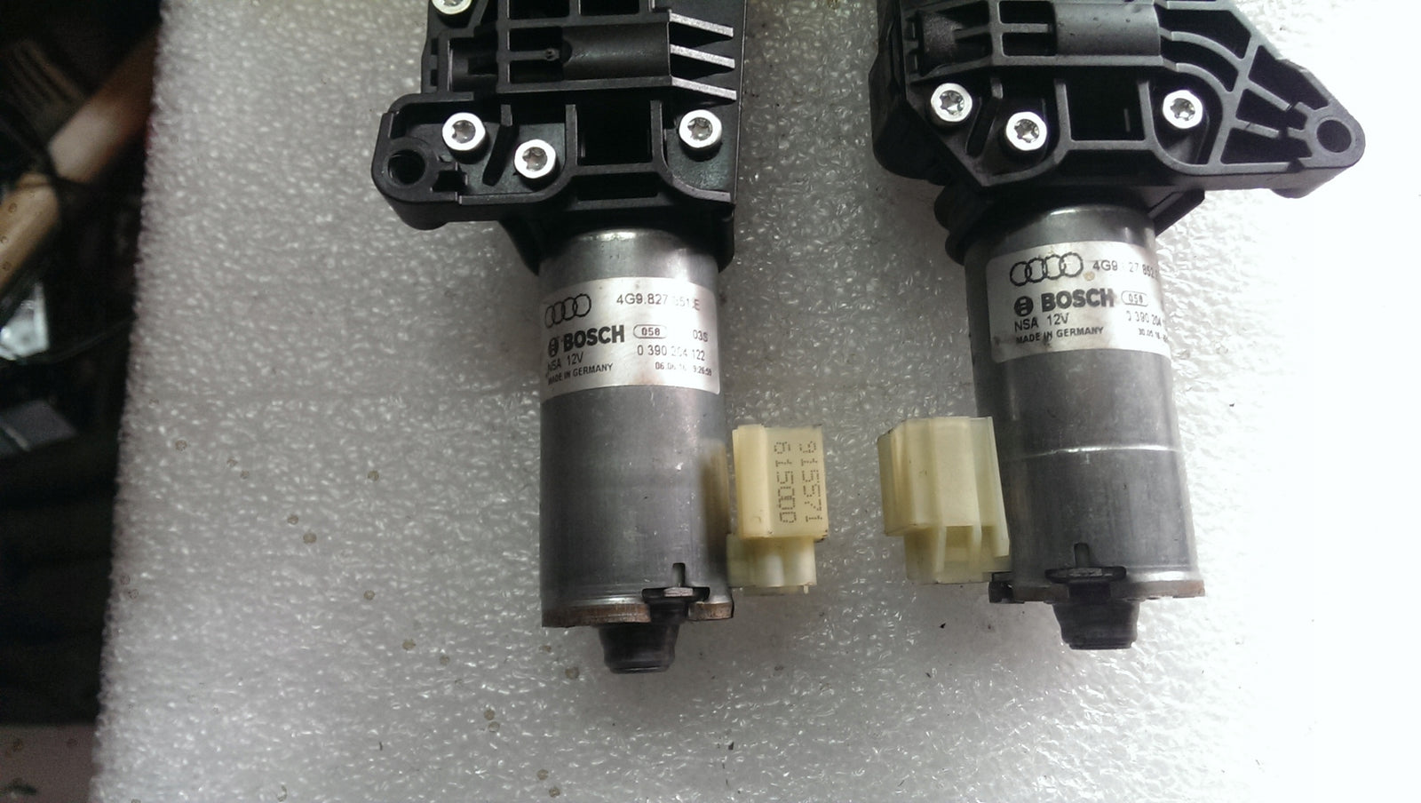 Mechanizm klapy tył L+P AUDI A6 C7 4G9827851E/852E