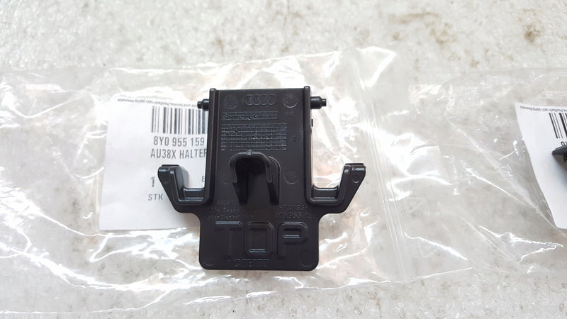 NOWE ORYGINALNE mocowania zaślepki spryskiwaczy lamp AUDI A3 8Y0955159