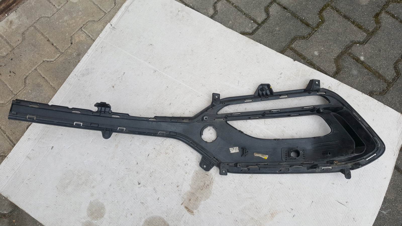 Kratka zderzaka prawy przód HYUNDAI SANTA FE 86564-2WAA0 demontaż