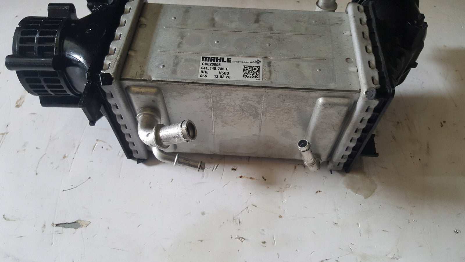 AUDI VW SEAT SKODA CHLODNICA INTERCOOLER WODNY 04E145785E