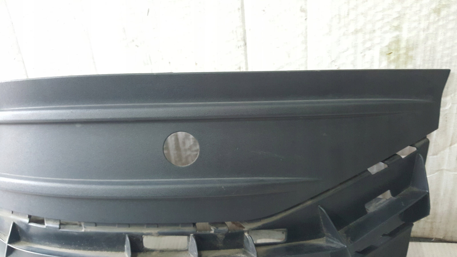 Kratka zderzaka tylnego lewa strona AUDI Q5 80F807319 demontaż