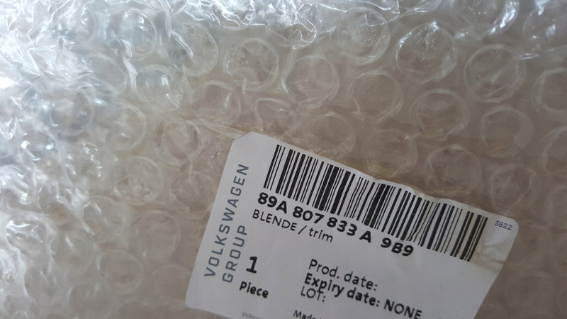 NOWA ORYGINALNA listwa kratka zderzaka tylnego AUDI Q4 e-tron 89A807833A