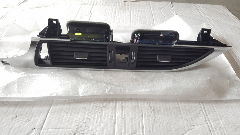 Środkowa kratka nawiewu AUDI A6 C7 A7 4G1820951J