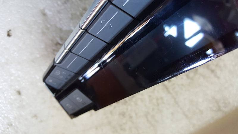 Panel klimatyzacji AUDI Q4 89A820043A demontaż