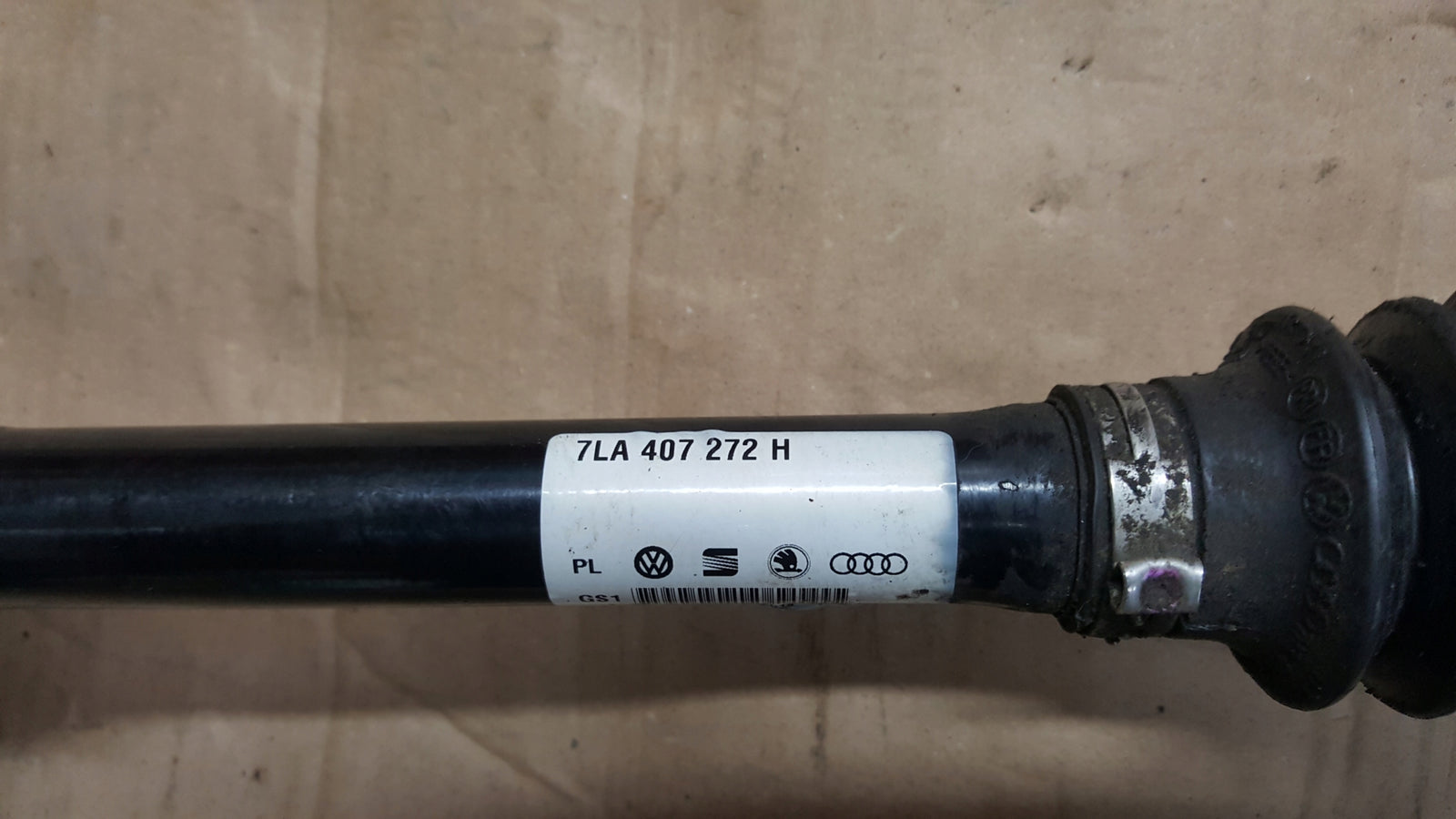 PÓŁOŚ PRAWA Z PRZEGUBAMI VW T6 MULTIVAN 7LA407274H