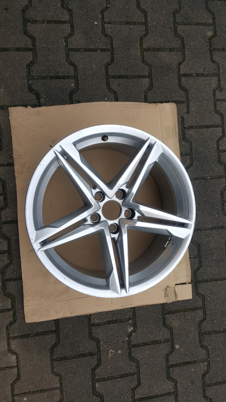 Felga aluminiowa 18 Audi A5 A4 OE 8W0601025DE 8.5