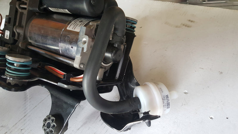Kompresor zawieszenia AUDI E-TRON 4KE616005E
