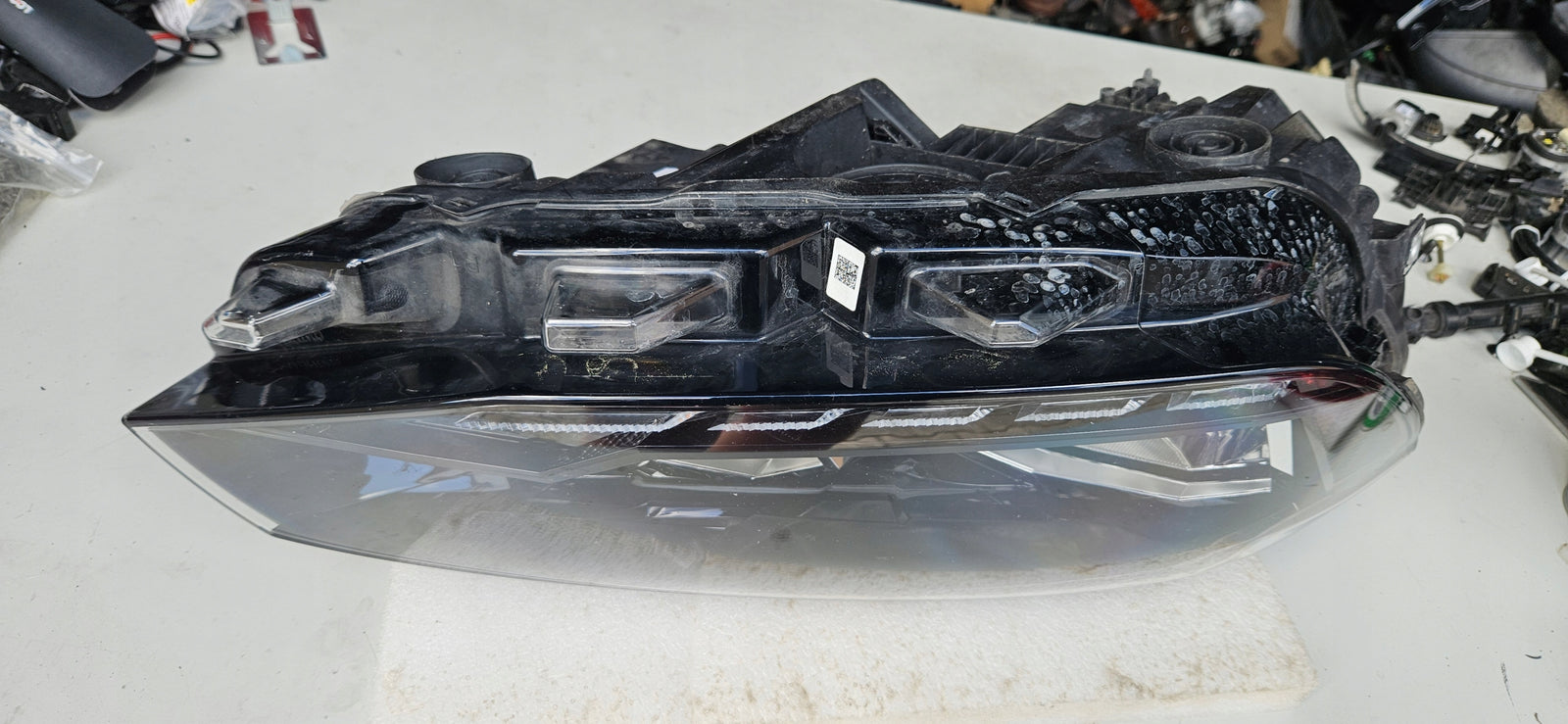 Pr reflektor LED Vw Sportsvan 517941006D 2019r demontaż