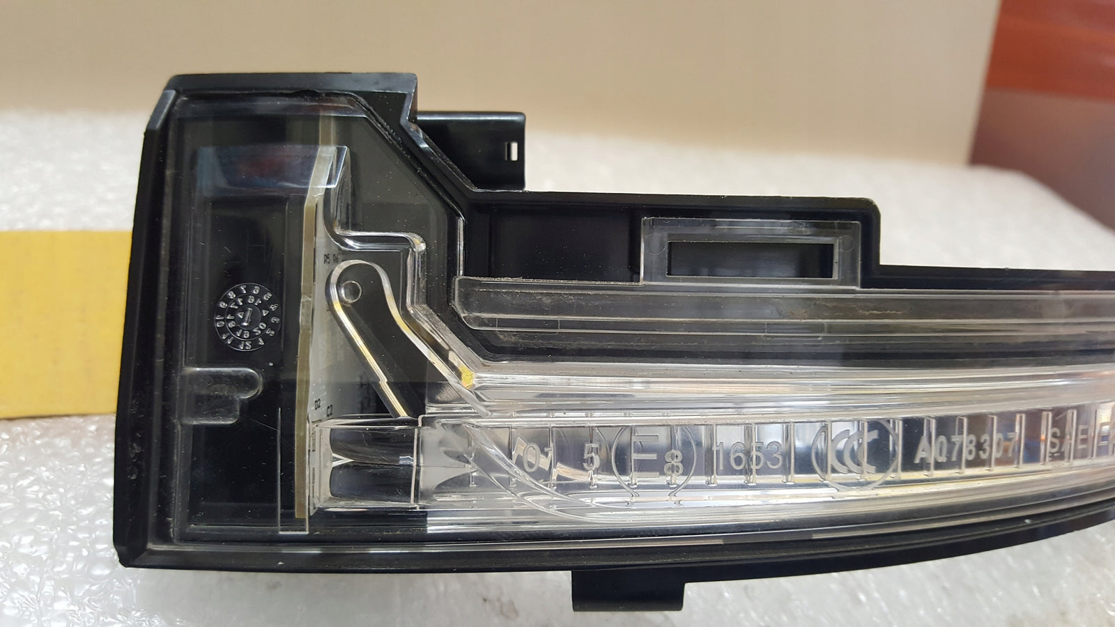 Lewy kierunkowskaz lusterka VW TOUAREG 760949101