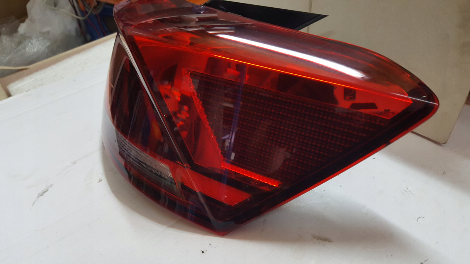 Lampa LED prawy tył VW T-ROC 2GA945096D demontaż