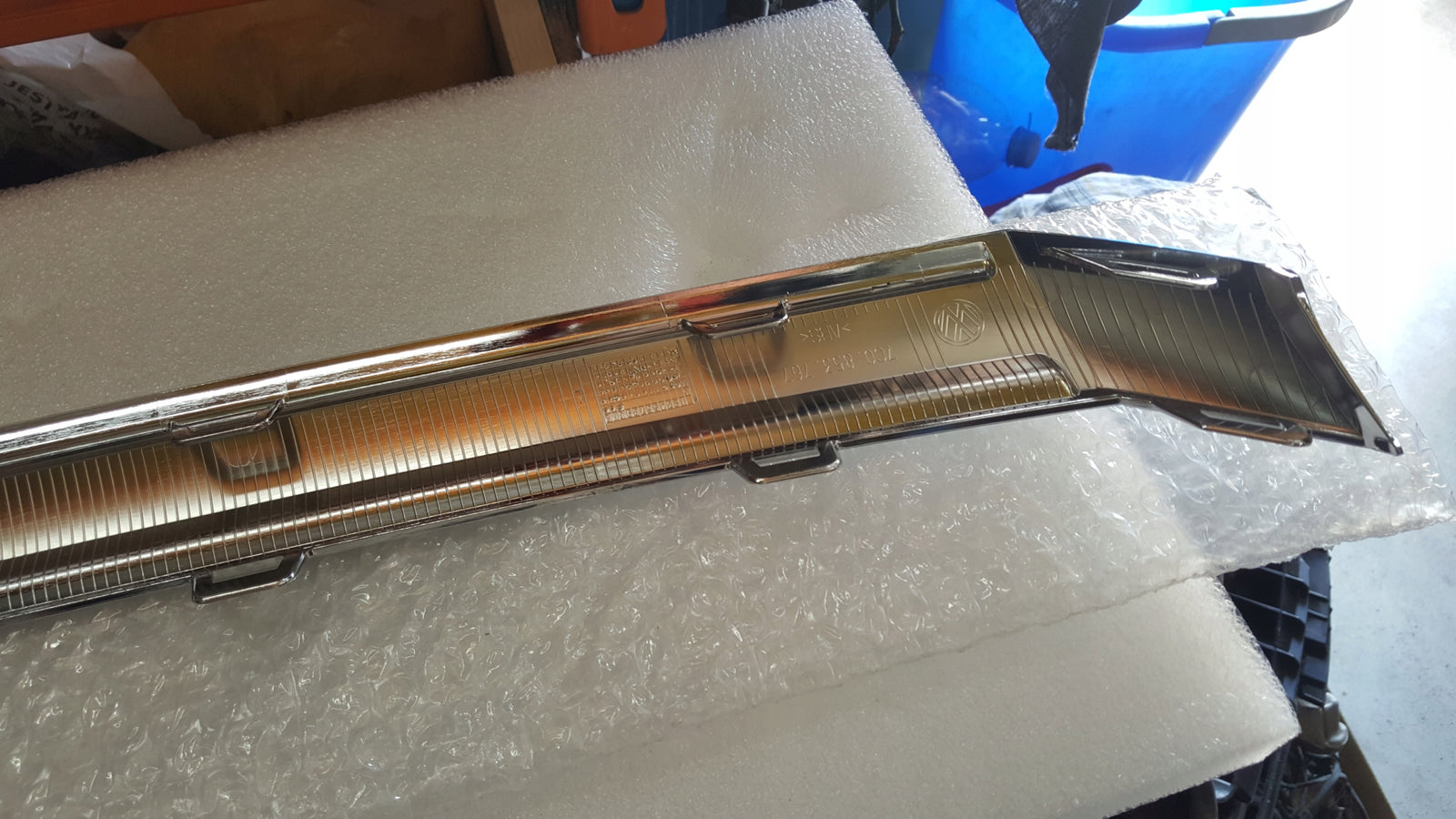 NOWY ORYGINALNY chrom grilla VW CRAFTER E-CRAFTER 7C0853767