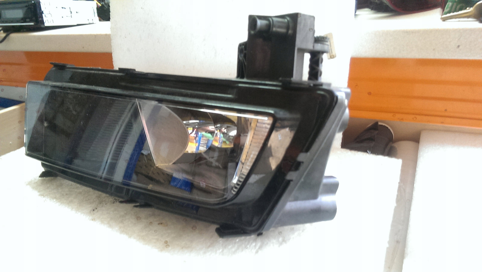 Prawy halogen VW TOURAN 5TA941662A demontaż