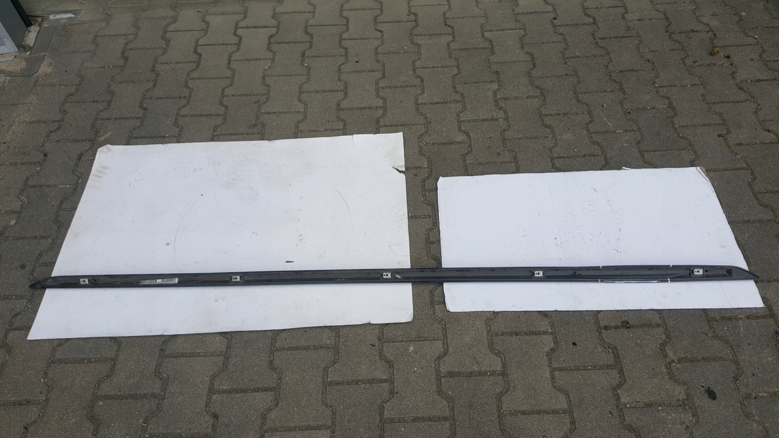 Listwa progowa prawa AUDI A4 B9 S-LINE 8W0853931A