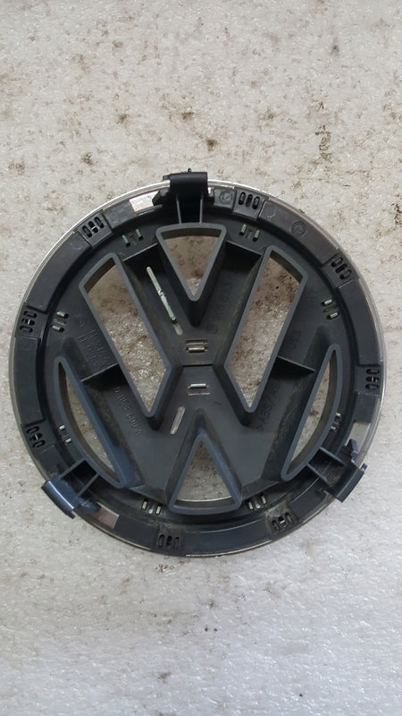 VOLKSWAGEN PASSAT B6 GOLF V 5 EMBLEMAT ZNACZEK LOGO GRILLA 1K5853600