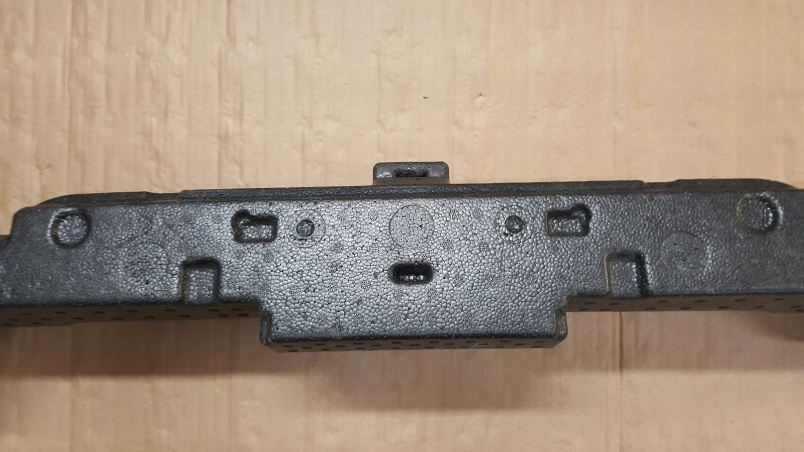 Absorber zderzaka przedniego AUDI A3 8Y0807550