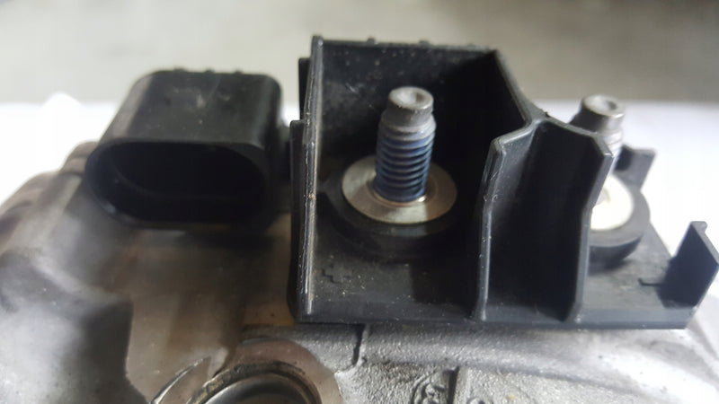 Alternator VW AUDI 4N0903028H demontaż