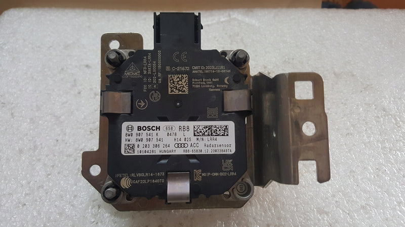 Radar sensor ACC lewy- AUDI A4 (B9) A5 8W0907541K 8W0971573 demontaż