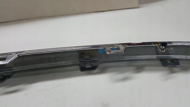 Listwa chrom zderzaka przedniego lewa strona VW TOUAREG 7P6853253 demontaż