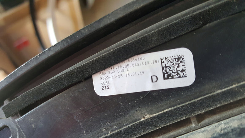 Listwa błotnika prawy tył AUDI Q5 80A853818A demontaż