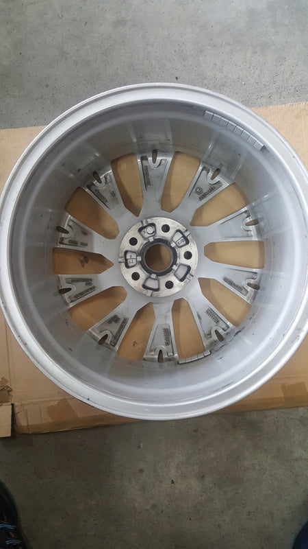 SKODA SUPERB III 8x18 ET44 5x112 3V0601025AN 3V0601025CD