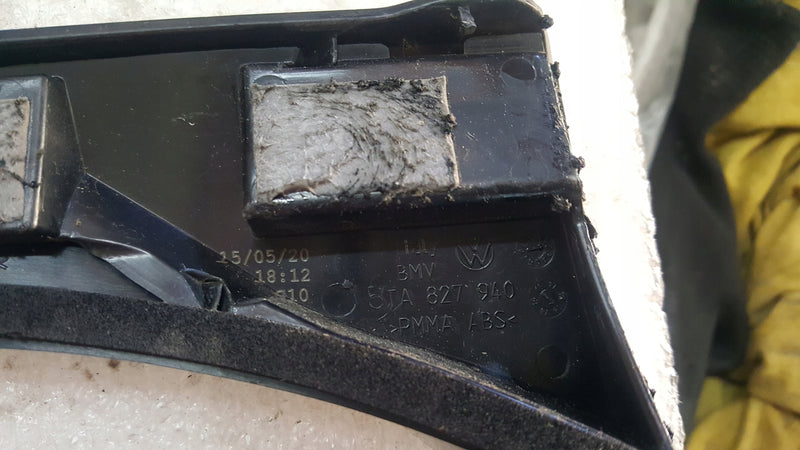 Listwy klapy bagażnika lewa + prawa strona VW TOURAN 5TA827939 5TA827940