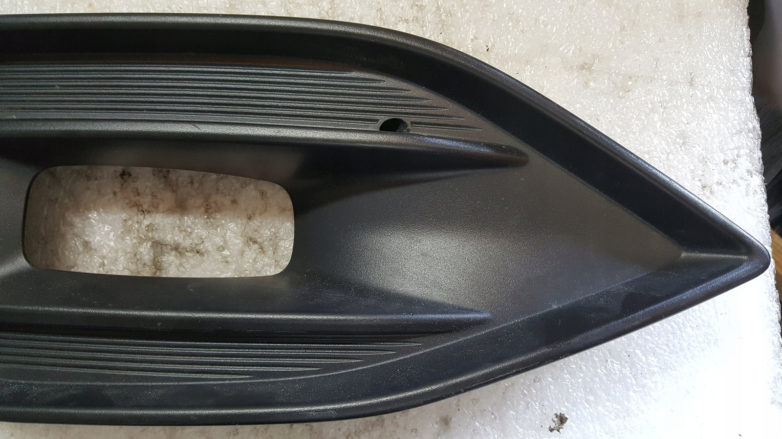 Kratka zderzaka lewy przód SEAT TARRACO 5FJ853665B