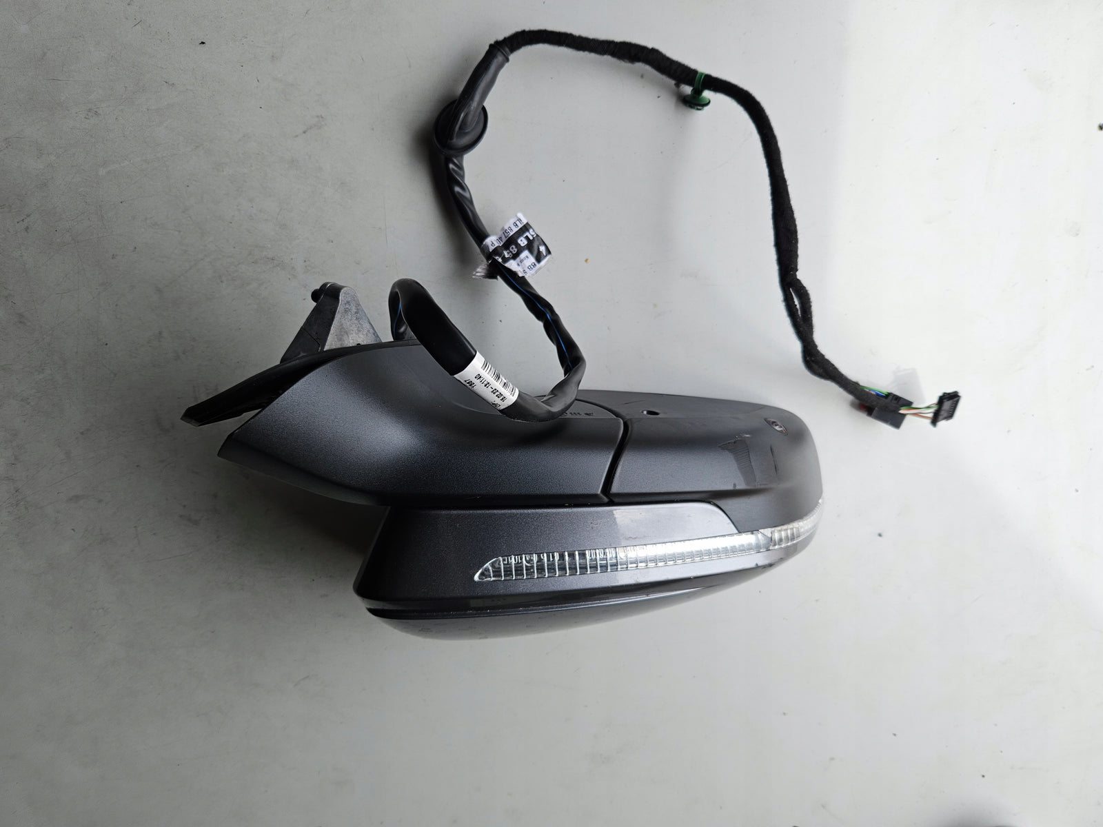 Pr Lusterko zewn Skoda Enyaq Vw ID.4 5LB857408P