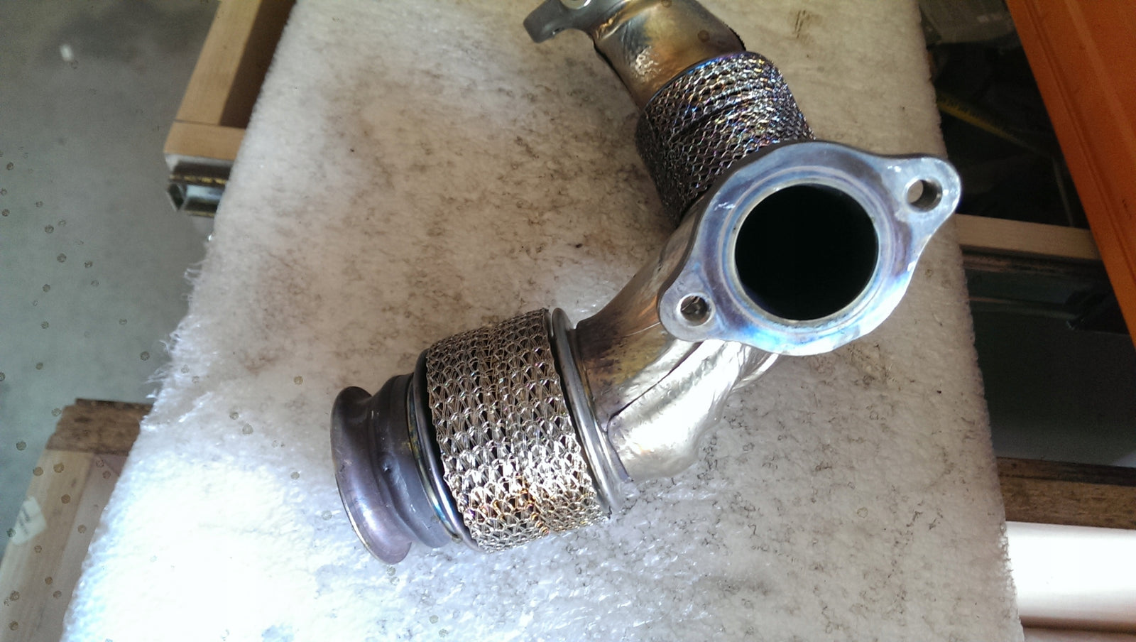Element rury wydechowej AUDI VW 4.0 TDI 057253358