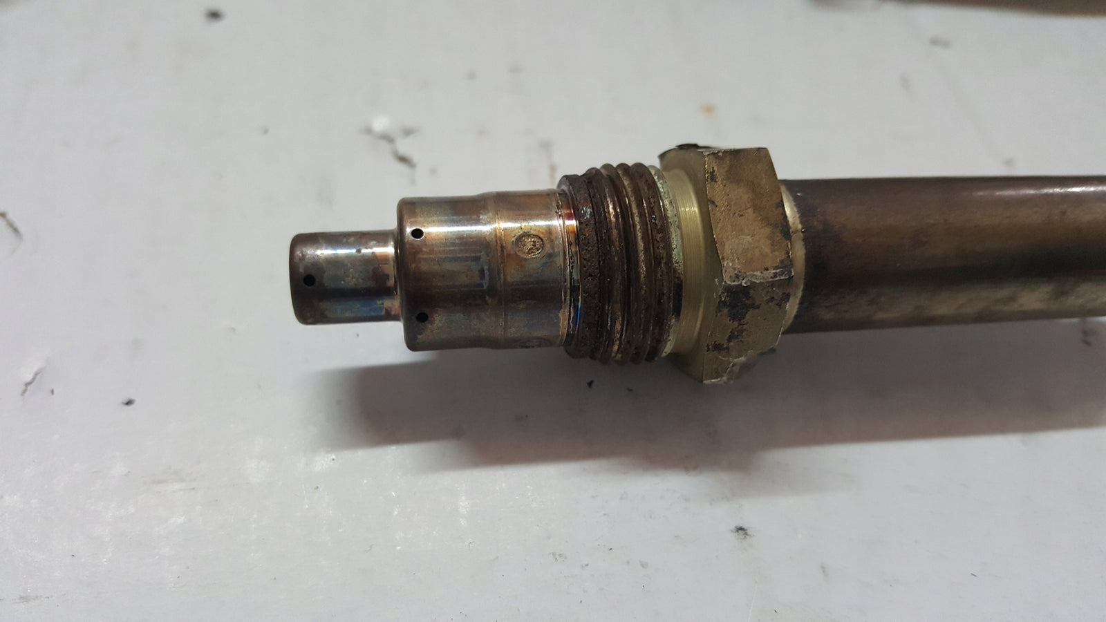 Sonda lambda czujnik NOX-- VW AUDI SEAT SKODA 05L907807AR demontaż