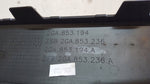 Listwa blenda zderzaka przedniego VW T-ROC 2GA853194 demontaż