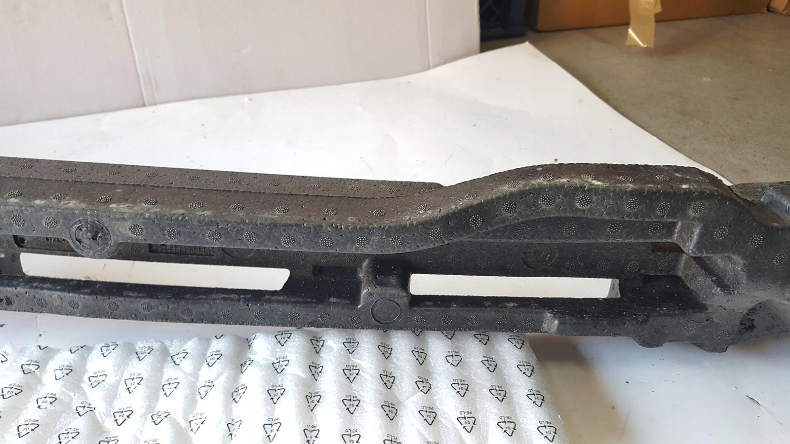 Absorber pianka zderzaka przedniego SKODA FABIA 6VA807248A demontaż