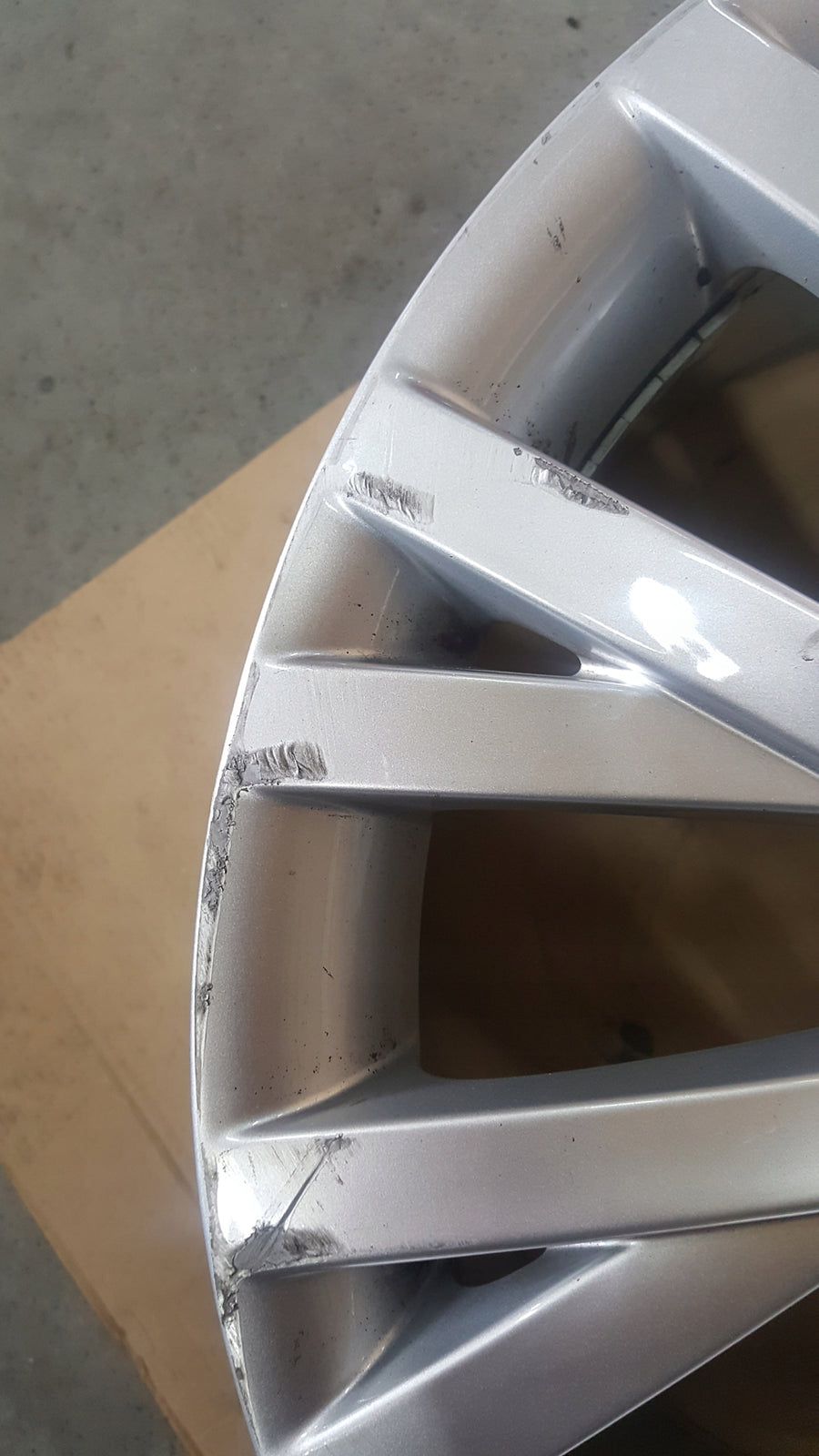 SKODA SUPERB III 8x18 ET44 5x112 3V0601025AN 3V0601025CD