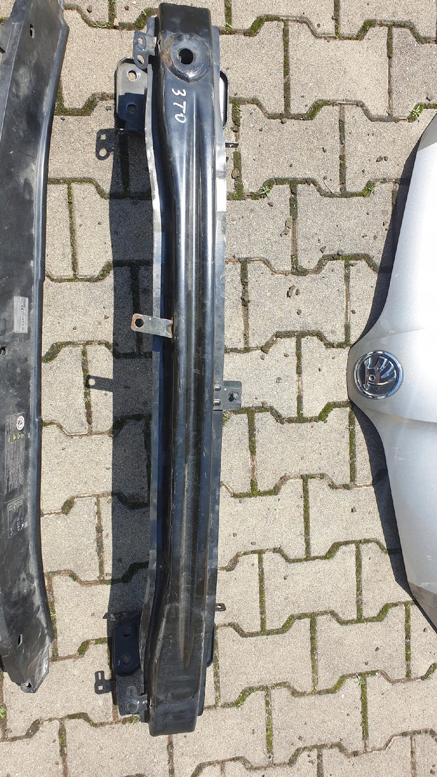 Belka zderzaka Przód Skoda Superb 2 model 3T0807109D 2008-15r demontaż