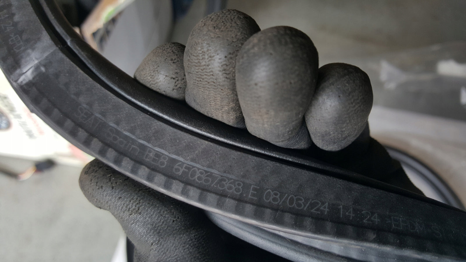 NOWA ORYGINALNA uszczelka drzwi prawy tył SEAT IBIZA 6F0867368E