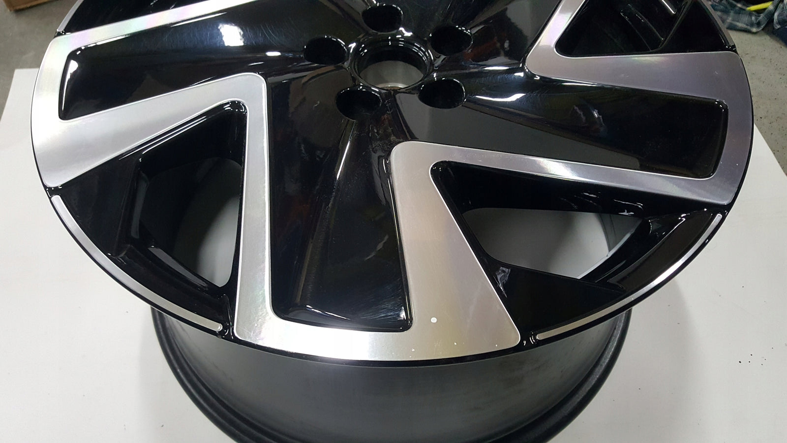 77df859e0aa6b81e9903e7c11adb7cc0